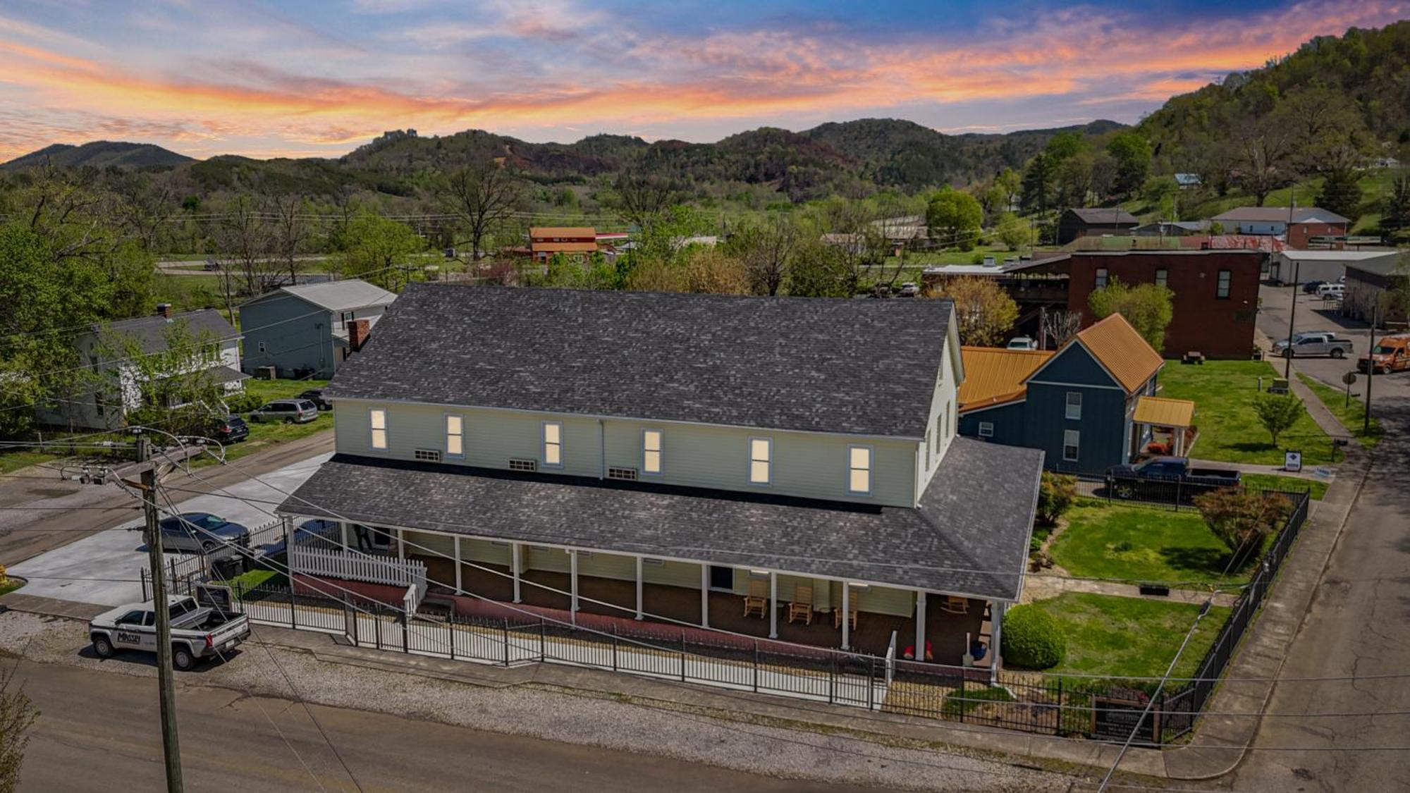 The Tellico Plains Inn And Event Venue מראה חיצוני תמונה